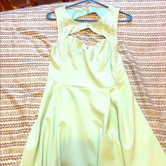 STUNNING Mint Green Guess dress - Picture 1 of 3