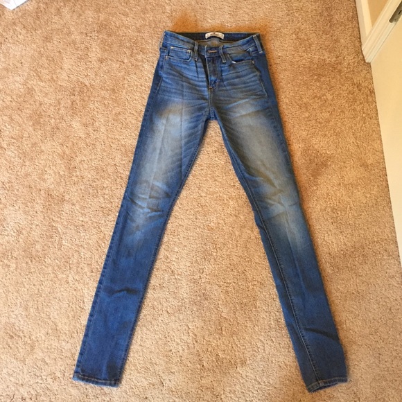 Hollister light wash jeans - Picture 1 of 4
