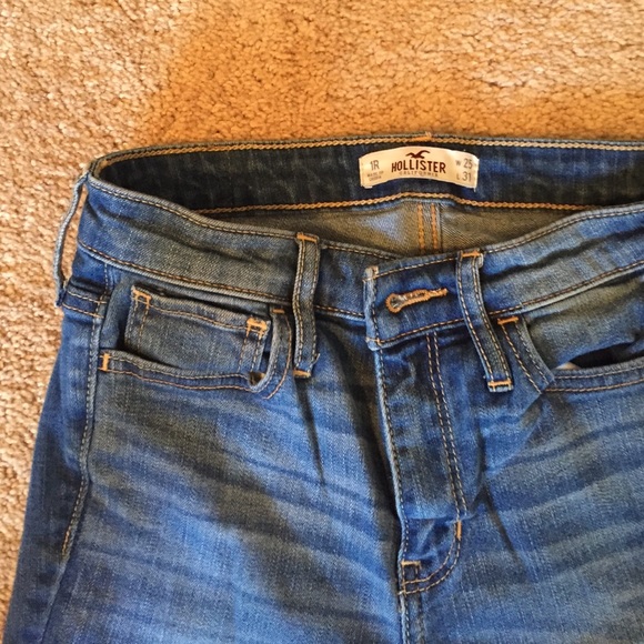 Hollister light wash jeans - Picture 2 of 4