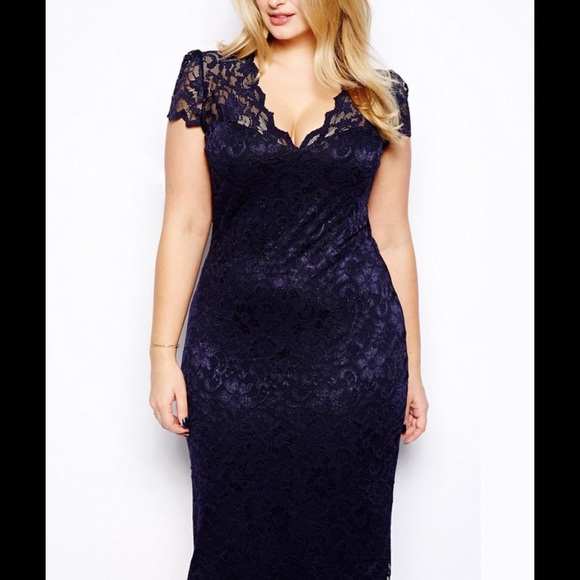 *Price Firm*NWT Navy Lace Club Dress