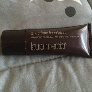 Laura mercier silk creme foundation