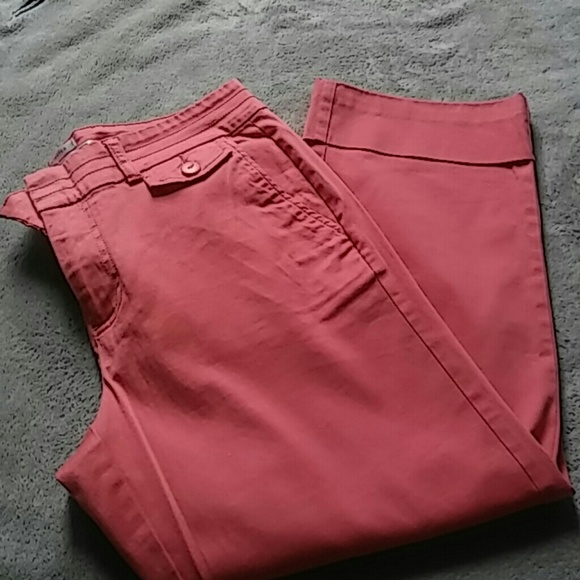 Old Navy stretch crop pant.
