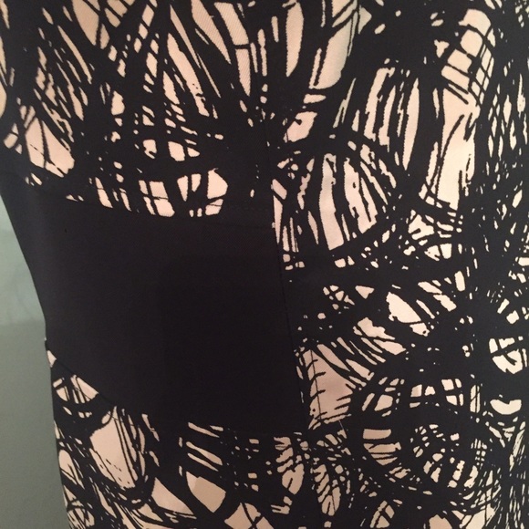 Patterned sheath dress by AGB in size 16. - Picture 4 of 4