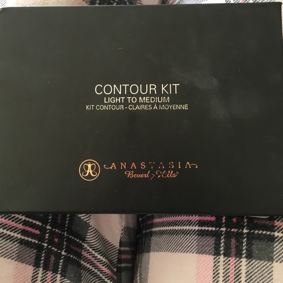 Anastasia Beverly Hills Contour Kit