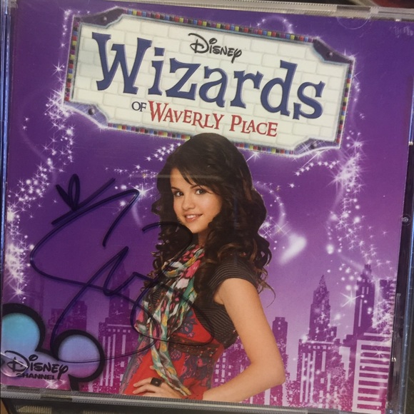 Selena Gomez autograph - Picture 1 of 1