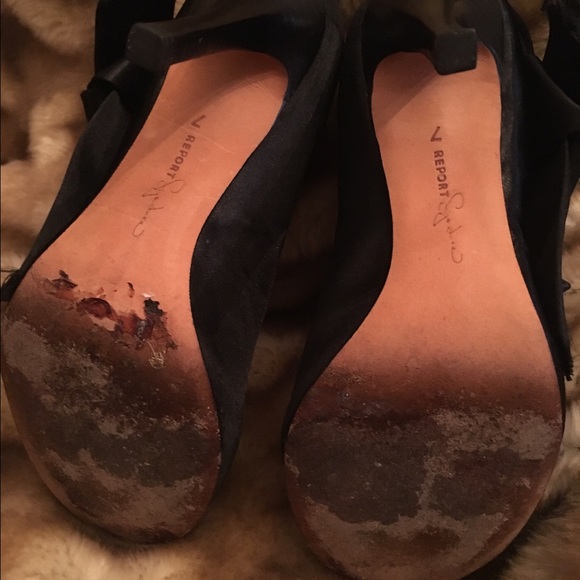 Size 7 Report Signature Black Satin heels - Picture 3 of 4