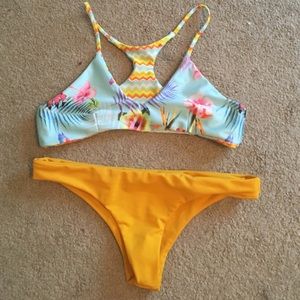 Lali and Layla birds in paradise bikini