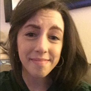 Meet your Posher, Caitlin