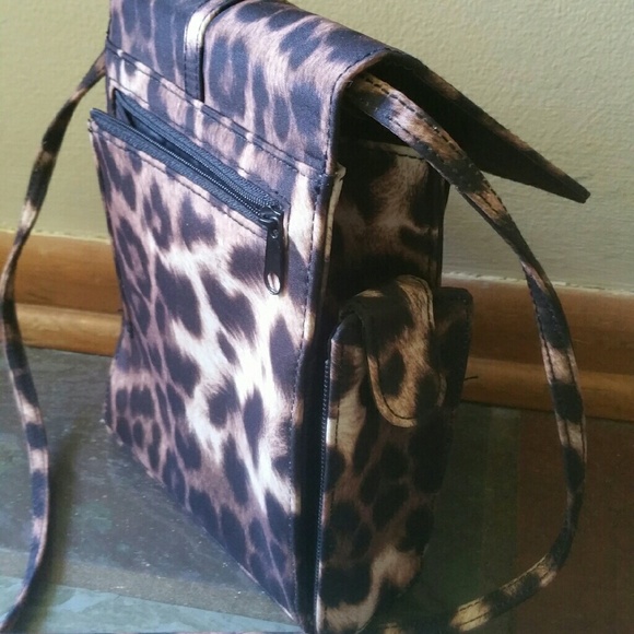 CUTEST ANIMAL PRINT CROSSBODY PURSE - Picture 3 of 3