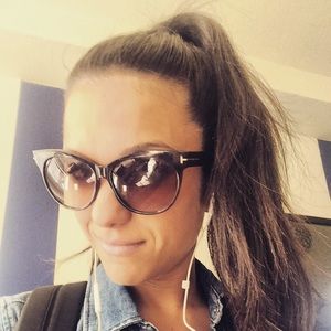 Meet your Posher, Romina