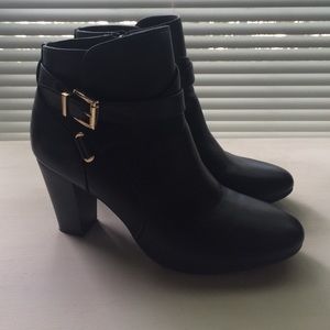 Black Ankle Boots (faux leather) - Sz 9