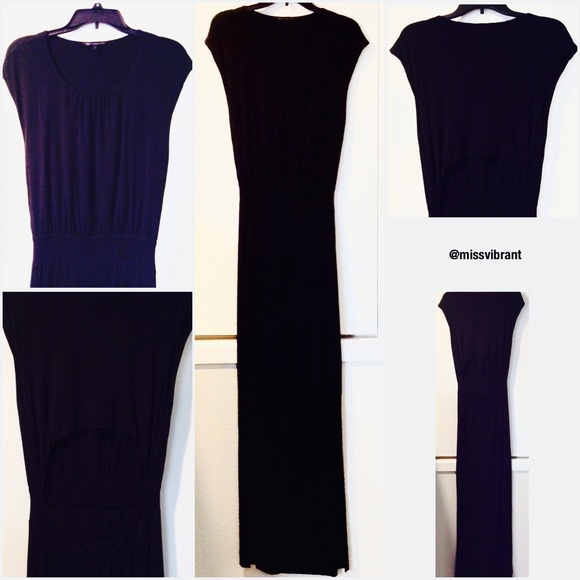 Felicity & Co Brand, Black Dress w/Cut-Out, Small.