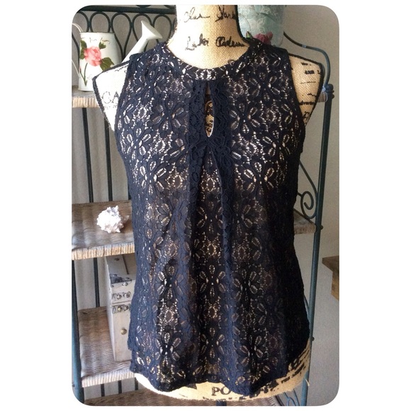 Black and Nude Crochet Top❤️ - Picture 2 of 4