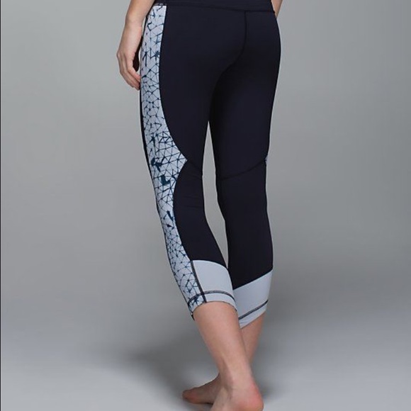 Lululemon retreat 7/8 tight, VGUC
