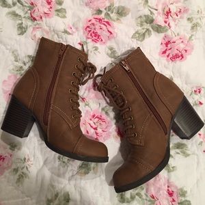Women's lace up combat boots