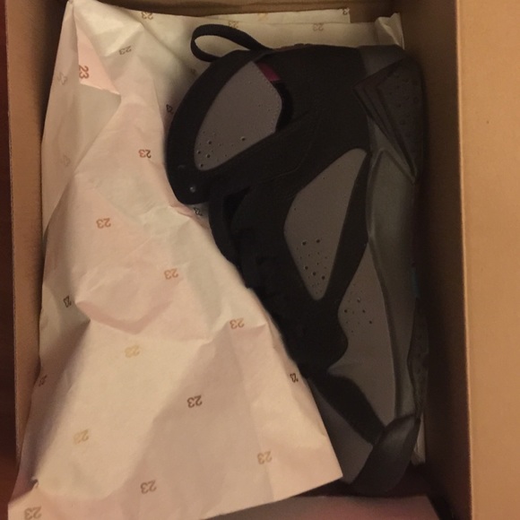 Retro 7 - Picture 1 of 4