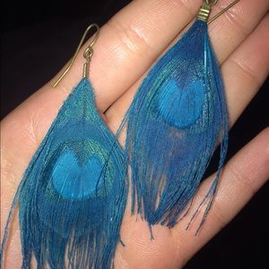 Adorable feather earings