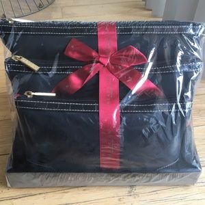 NWT Kenneth Cole Reaction 3-piece makeup bag set