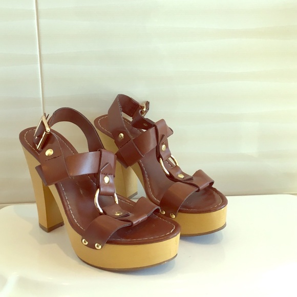Mossimo brown sandals