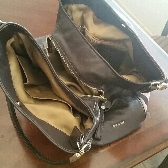 Authentic Coach purse - Picture 2 of 4