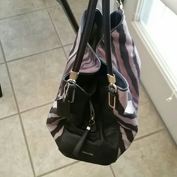 Authentic Coach purse - Picture 4 of 4
