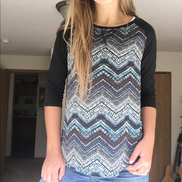 Patterned small Hippie Rose flowy mid-sleeve shirt - Picture 2 of 4