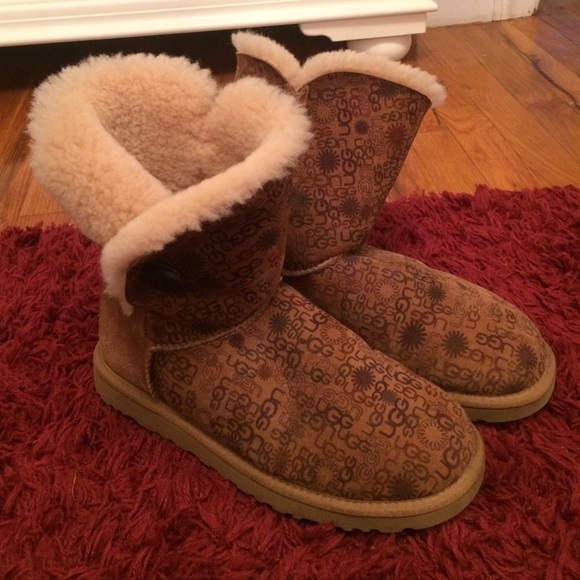 Chestnut UGG Australia boots
