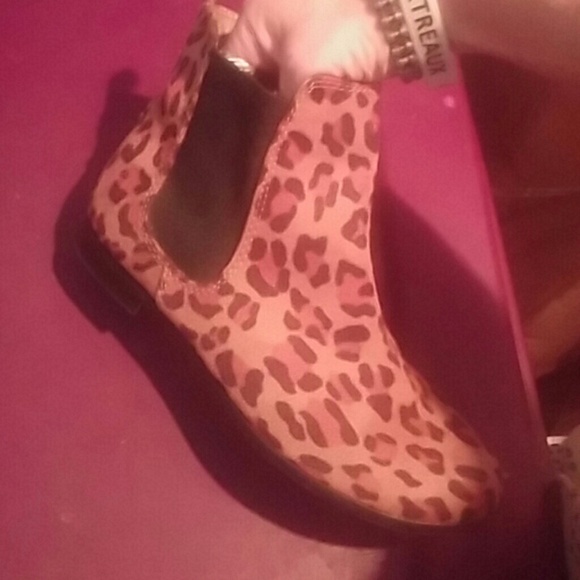 Mossimo supply co. Cheetah print slip-on booties