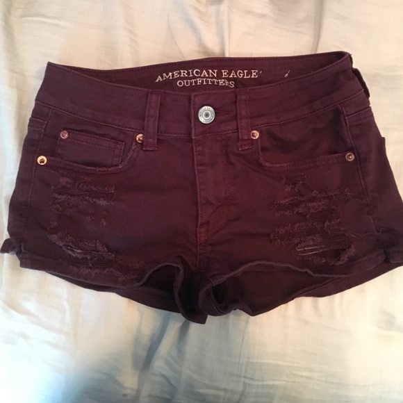 American eagle maroon shorts