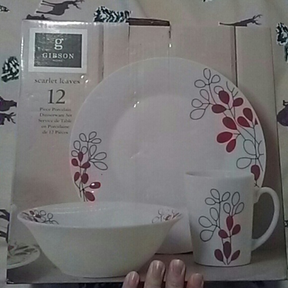 Gibson Scarlet Leaves Dinnerware