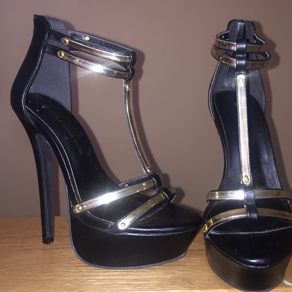 Wild dive black and gold heels
