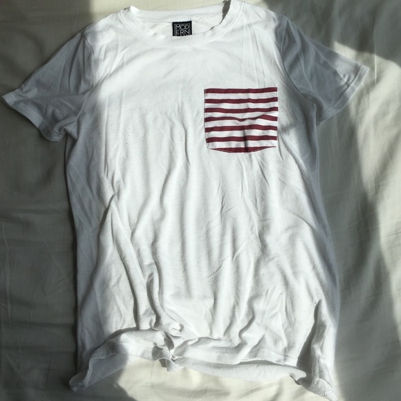 White women's Target t-shirt with pocket - Picture 1 of 4