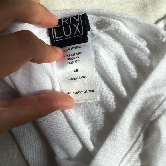 White women's Target t-shirt with pocket - Picture 4 of 4