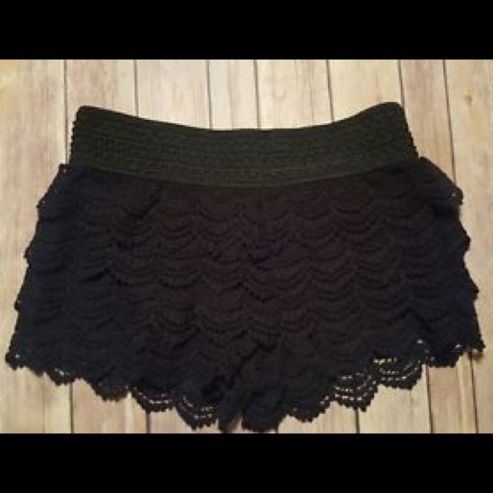 NWT American Rag Lace Skirt! Size Medium