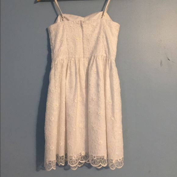Lilly Pulitzer Resort White Embroidered Dress - Picture 4 of 4