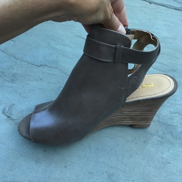 Nine West Shoes - Nine West peep toe wedge NWOT