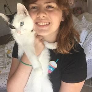 Meet your Posher, Leighton