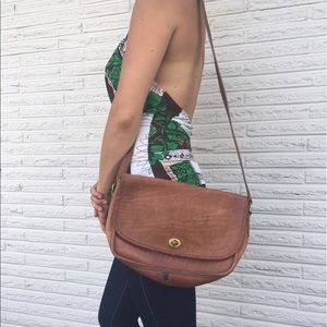 Vintage coach tan leather crossbody bag