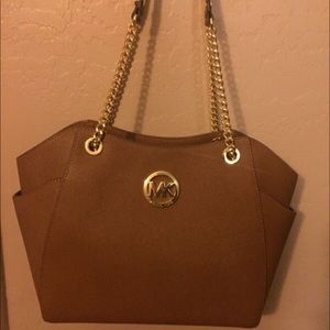 Michael Kors. Jet Set Travel.