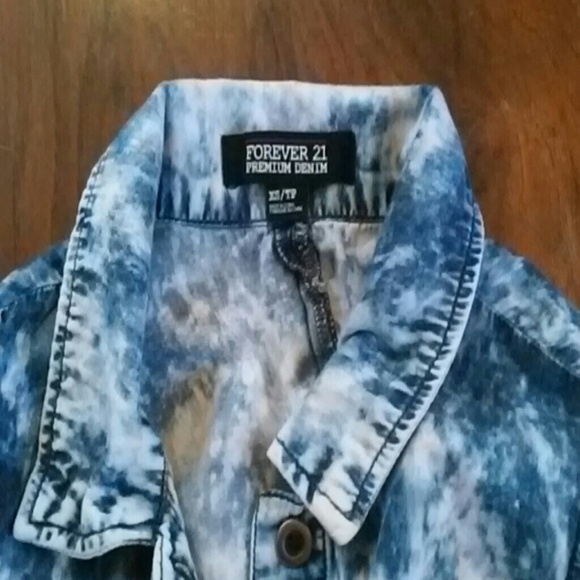 Crop top - Picture 2 of 4