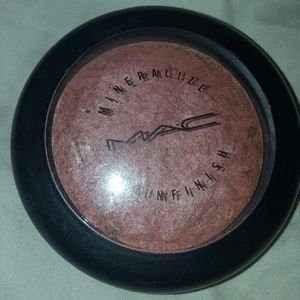 MAC *Mineralize Skin Finish*