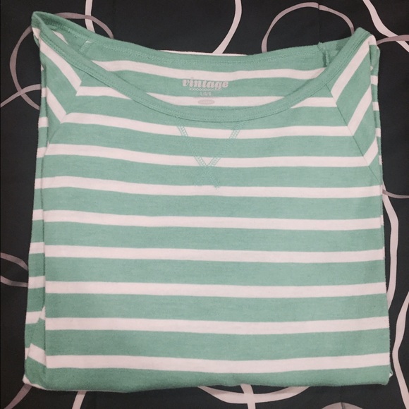 2 Size Large Old Navy Tees - Picture 3 of 3