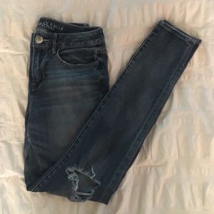 AEO JEANS WORN TWICE!! Size 4!!