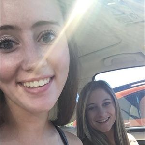 Meet your Posher, Lauren