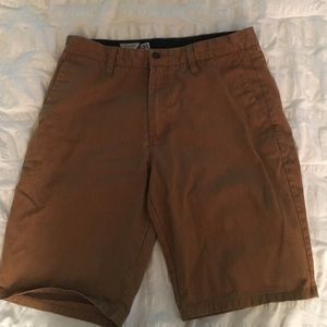 VOLCOM GUY SHORTS SIZE 31!!! LIKE NEW!!