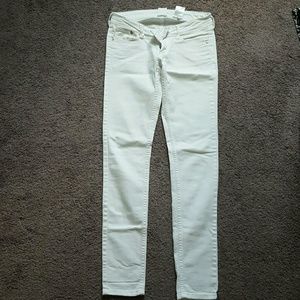 Super cute white skinny jeans