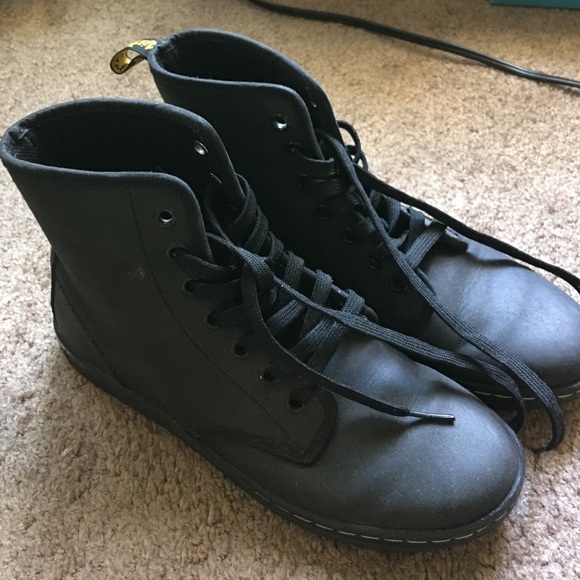 Women's size 8 Dr.martens