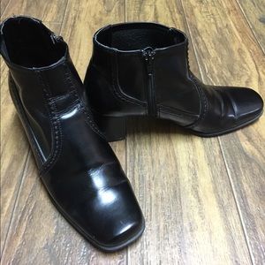 Women's black boots