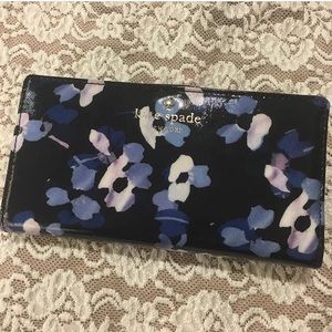 NWT Adorable Kate Spade Wallet!