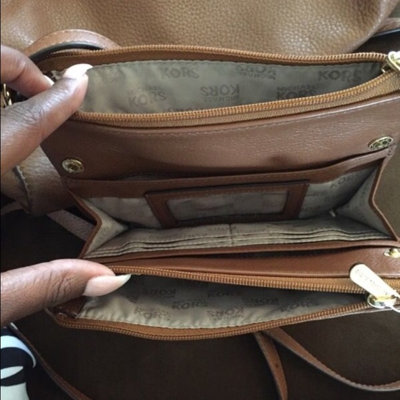 MK purse - Picture 2 of 3